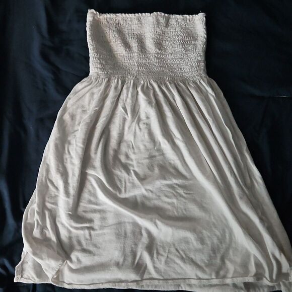 SO White Smocked Tube Top Pre Loved Size Medium - Picture 4 of 7